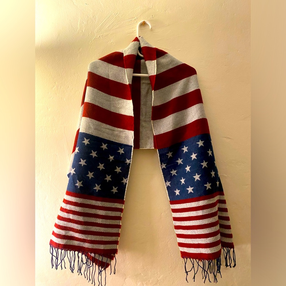 Scarf / Wrap / Shawl with United States flag print. Very soft material. New.